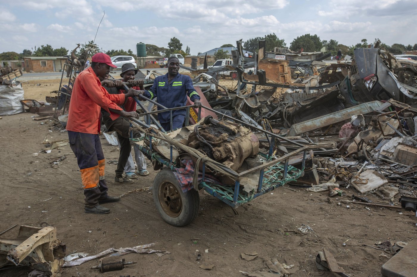 Zimbabwe's scrap metal hunters are quietly fighting climate change one piece at a time | iNFOnews.ca