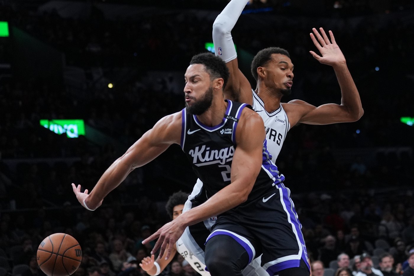 Kings guard Ben Simmons tears his Achilles tendon in practice | iNFOnews.ca Kings guard Ben Simmons tears his Achilles tendon in practice | iNFOnews.ca