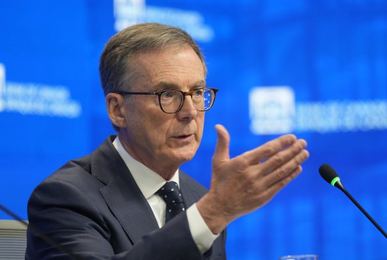 Bank of Canada holds key rate as Macklem downplays recession talk | iNFOnews.ca