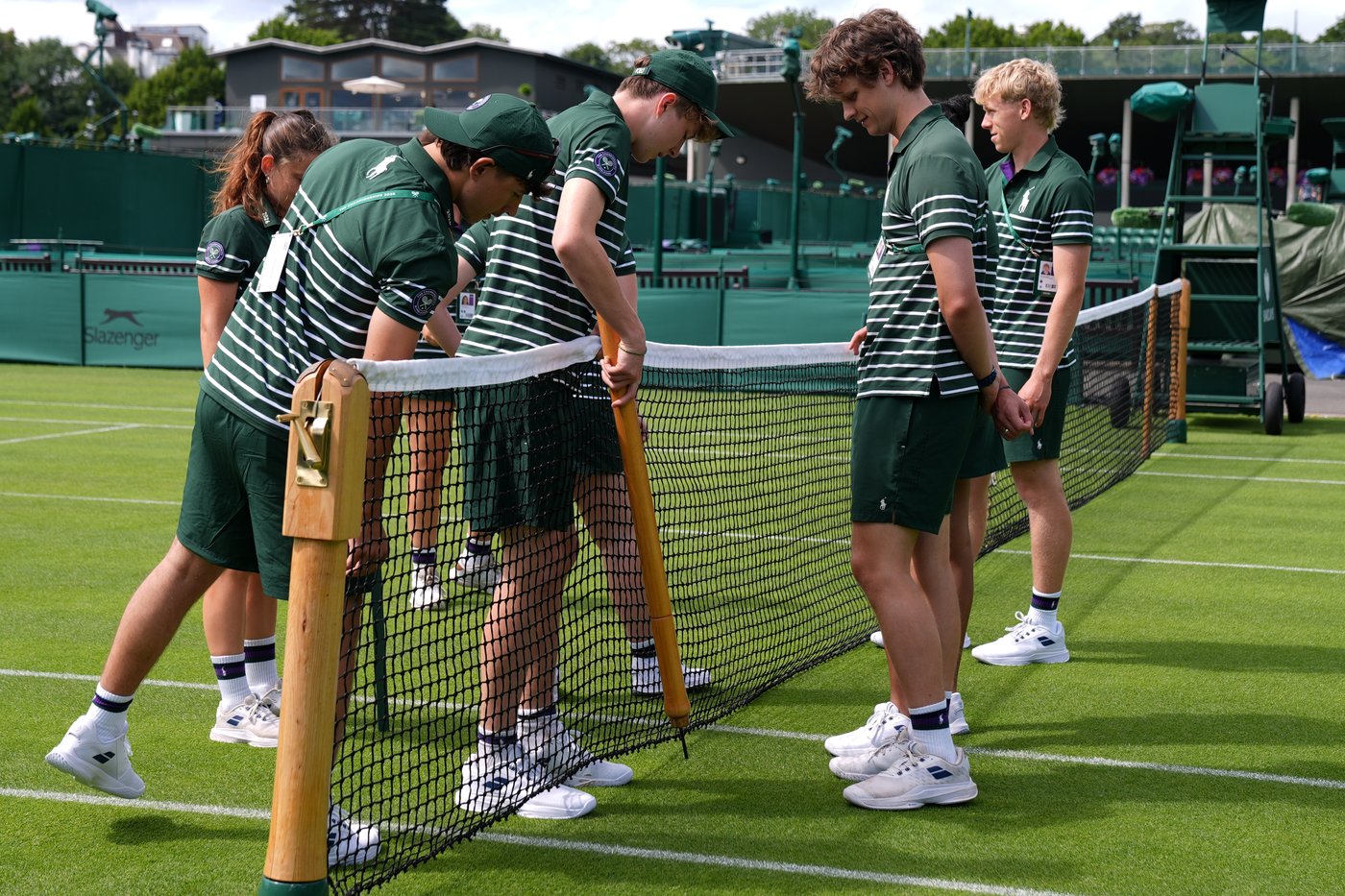 Wimbledon kept its courts lush green as other London lawns browned in record heat | iNFOnews.ca