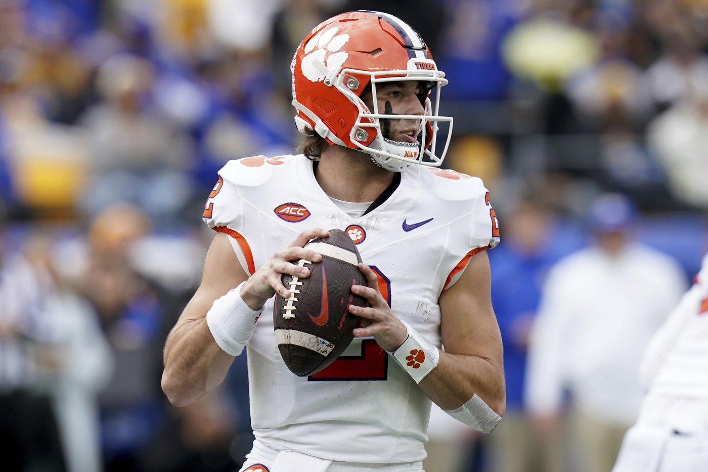 Klubnik's late touchdown run helps No. 17 Clemson escape with a 24-20 win over Pitt | iNFOnews.ca Klubnik's late touchdown run helps No. 17 Clemson escape with a 24-20 win over Pitt | iNFOnews.ca