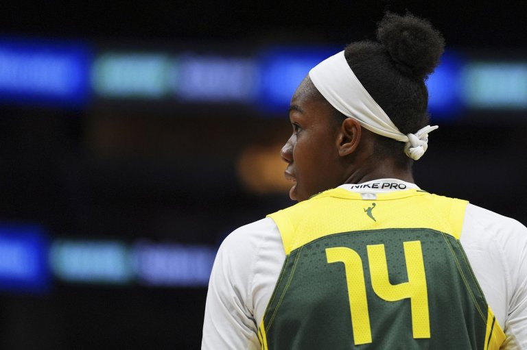 Malonga joins Unrivaled league after leaving Turkey's Fenerbahce | iNFOnews.ca Malonga joins Unrivaled league after leaving Turkey's Fenerbahce | iNFOnews.ca