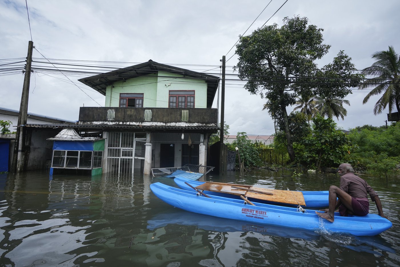 Sri Lanka closes schools as floods hammer the capital | iNFOnews.ca