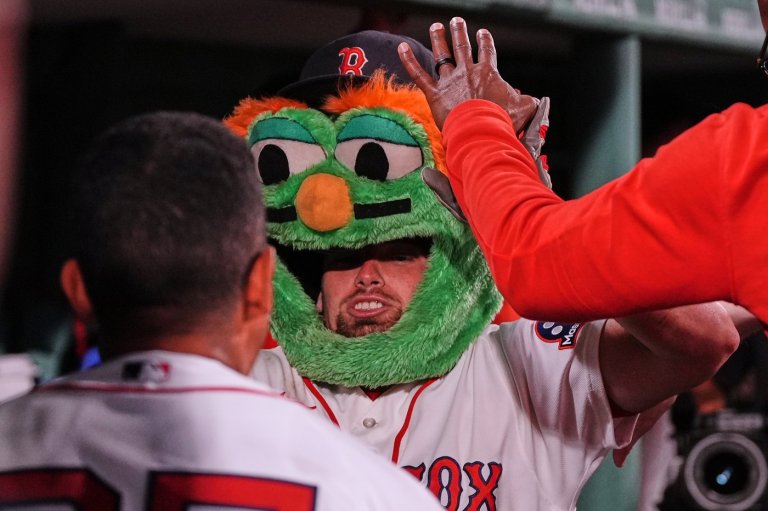 Red Sox extend win streak to 14, beating Orioles 6-5 to end Baltimore's 7-game streak | iNFOnews.ca