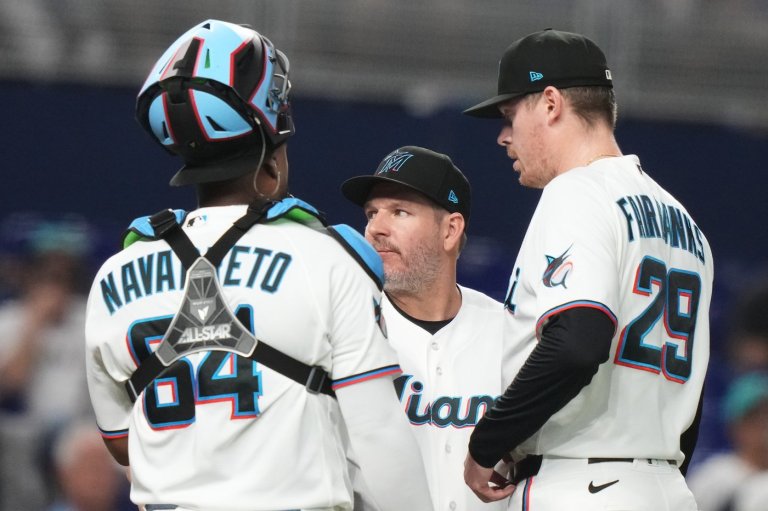 Marlins' Pete Fairbanks leaves with nerve irritation and numbness after facing 1 batter vs. Red Sox | iNFOnews.ca
