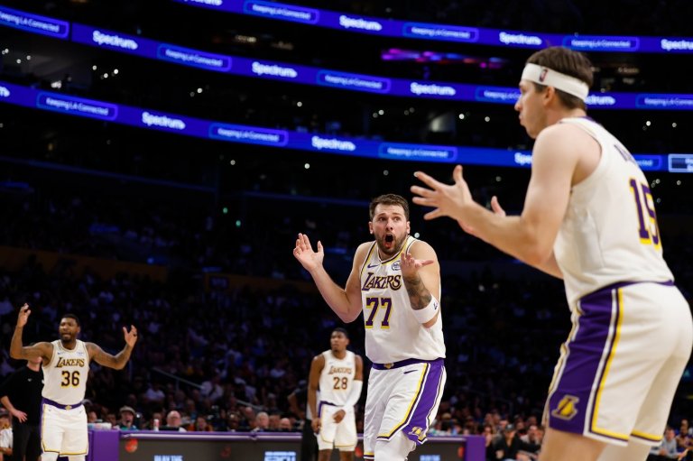 NBA fines Lakers' Luka Doncic $50,000 for gesture toward official in game against the Knicks | iNFOnews.ca