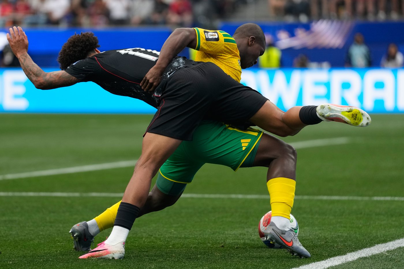 Canada defeats South Africa 1-0 in first round of 32 match on World Cup Day 18, in photos | iNFOnews.ca
