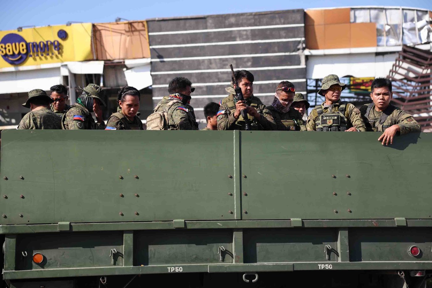 Photos show the aftermath of an earthquake in the southern Philippines | iNwheels