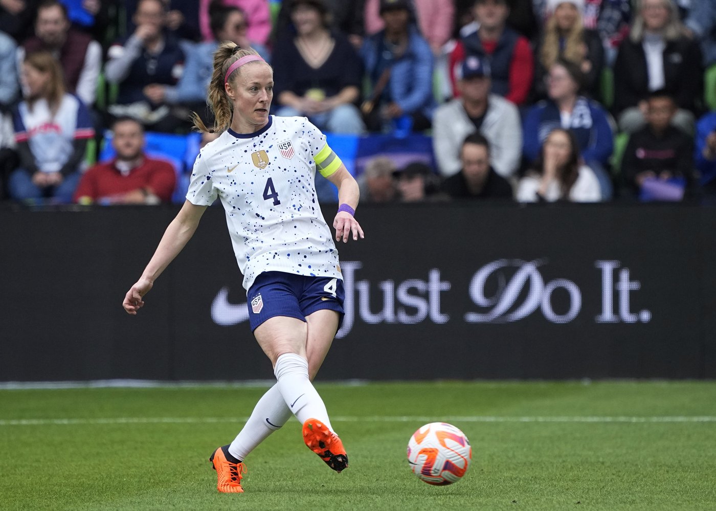 US defender Becky Sauerbrunn retires from professional soccer after a 16-year international career | iNFOnews.ca