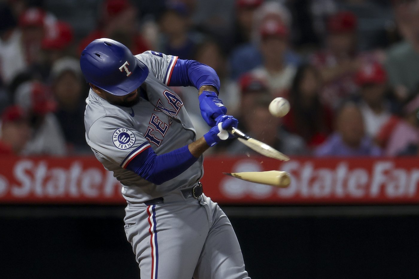Jacob deGrom pitches 4 solid innings and the Texas Rangers hit 4 homers in a 5-2 win over the Angels | iNFOnews.ca