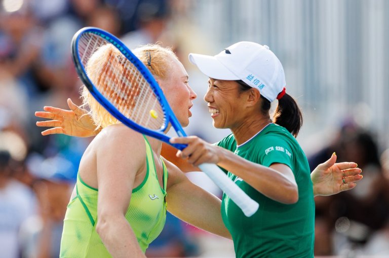 Siniakova, Zhang win doubles crown, Rybakina to meet Swiatek in NBO singles final | iNFOnews.ca