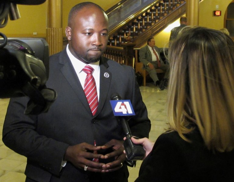 Kansas deputy charged with murder in the death of a man in custody | iNFOnews.ca