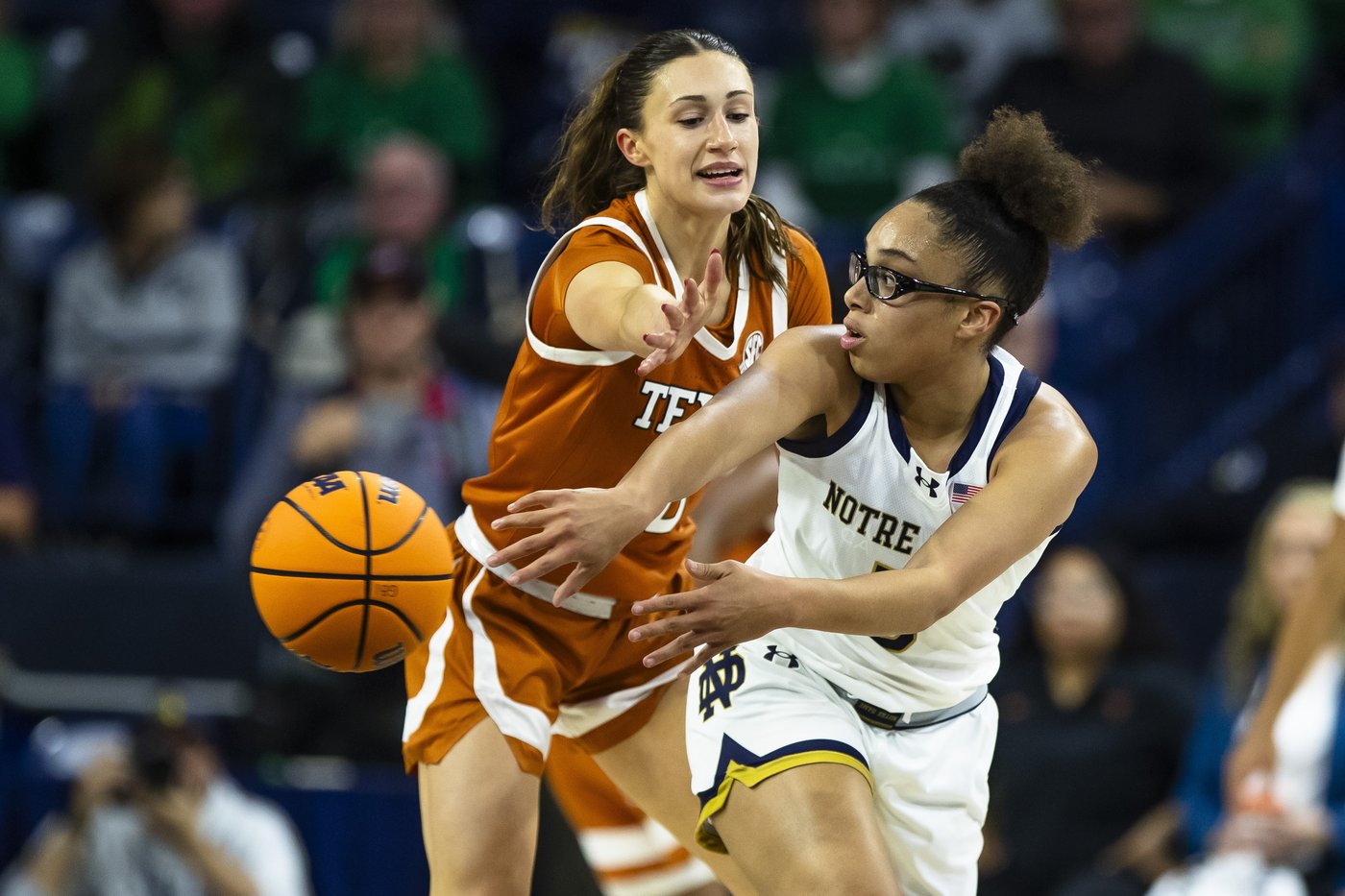 Hidalgo scores 30 as No. 10 Notre Dame women beat No. 4 Texas 80-70 in OT | iNFOnews.ca