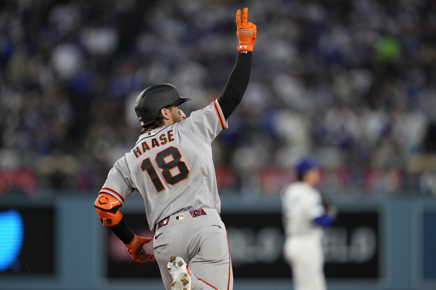 Giants beat Dodgers 6-2 as Bader and Haase hit back-to-back homers off Yamamoto | iNFOnews.ca