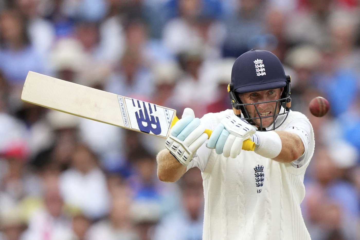England at 339-6 needs 35 more runs to beat India as 5th test thriller goes to the last day | iNFOnews.ca