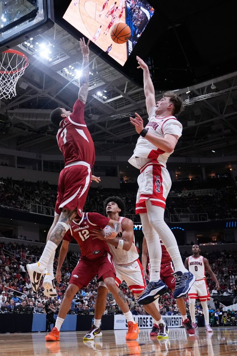 Arizona uses inside game instead of 3-point shooting to reach Elite Eight meeting with Purdue | iNFOnews.ca