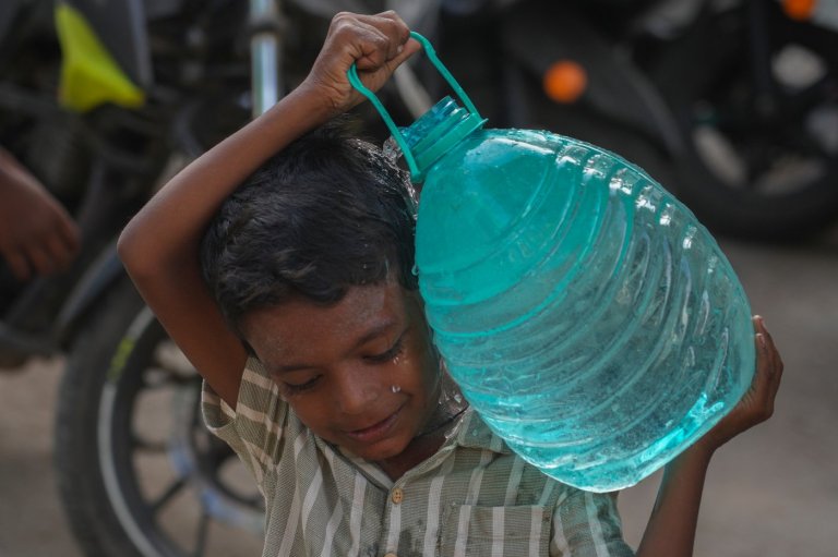 Delayed rains bring water shortages to cities and uncertainty to farms across India | iNFOnews.ca