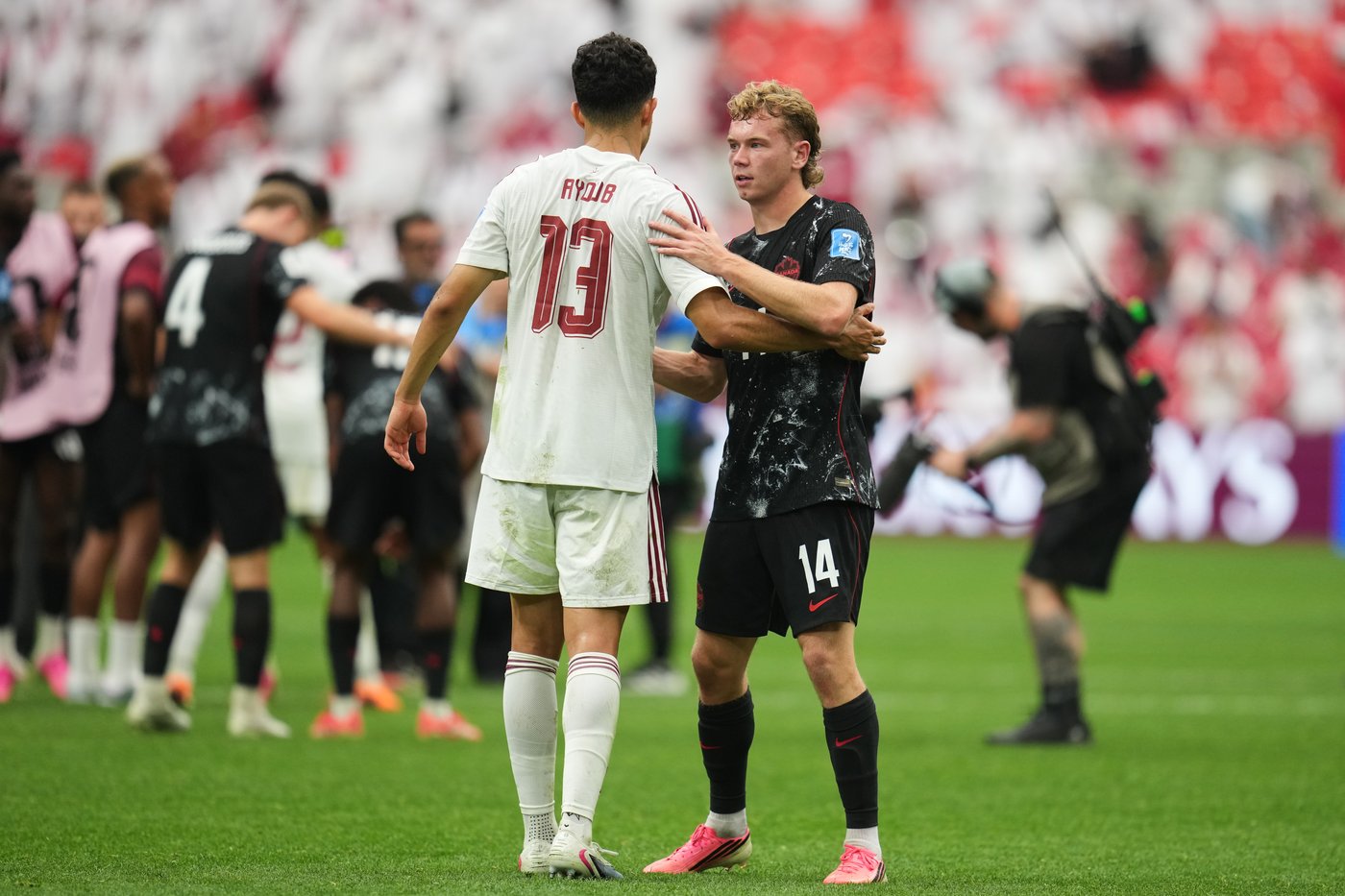 Red cards and poor defense send Qatar to its worst World Cup loss, a 6-0 embarrassment vs. Canada | iNFOnews.ca