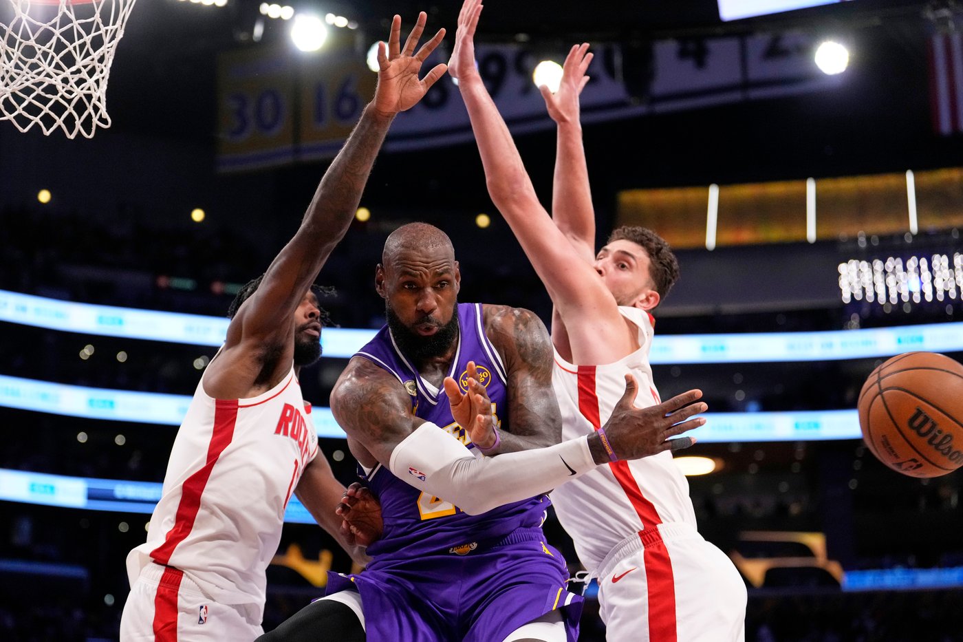 Rockets beat Lakers 99-93 in Game 5, avoiding playoff elimination for the 2nd straight game | iNFOnews.ca