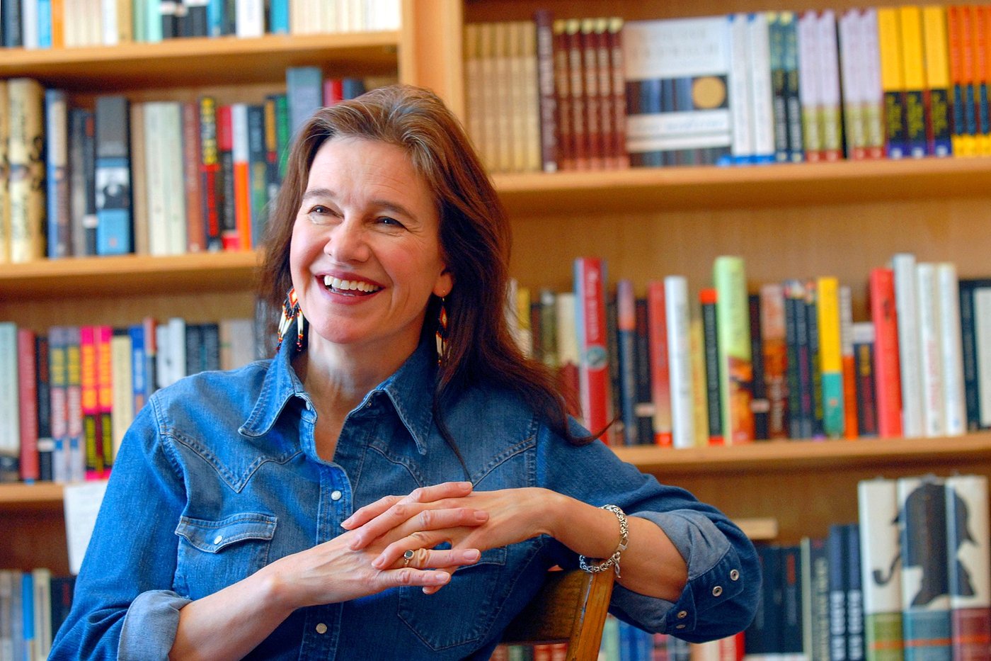 A guide to the bookstores owned by your favorite authors | iNFOnews.ca
