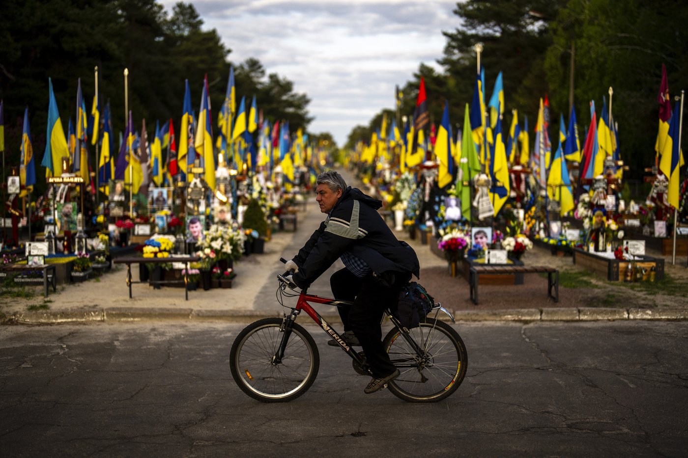 Desertion threatens to starve Ukraine's forces at a crucial time in its war with Russia | iNFOnews.ca