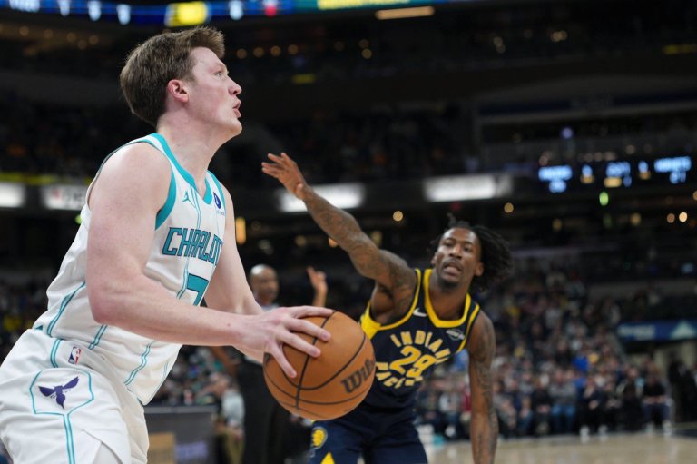 Knueppel breaks rookie 3-point season record in Hornets' romp over Pacers | iNFOnews.ca