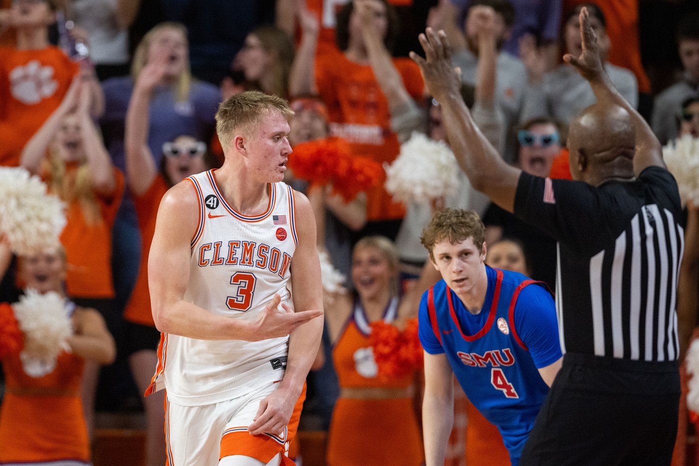 Godfrey's 17 points and Clemson's strong defense lead to 74-70 win over No. 24 SMU | iNFOnews.ca Godfrey's 17 points and Clemson's strong defense lead to 74-70 win over No. 24 SMU | iNFOnews.ca