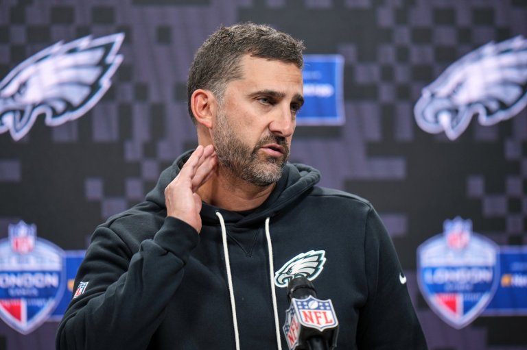 Sirianni takes blame for late-game decisions in Philly's 19-17 loss to Jaguars in London | iNFOnews.ca