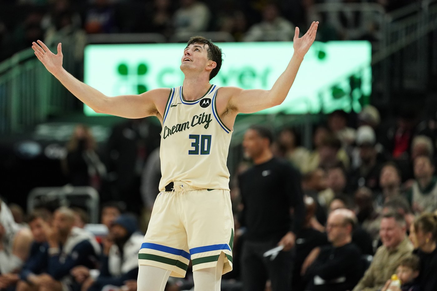 Mathurin scores 28 to pace Clippers past short-handed Bucks 127-113 | iNFOnews.ca Mathurin scores 28 to pace Clippers past short-handed Bucks 127-113 | iNFOnews.ca