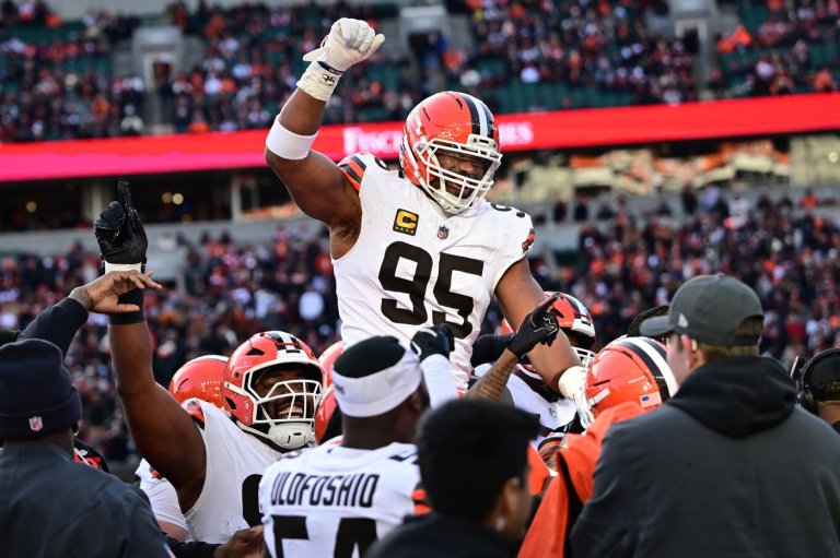 Myles Garrett of the Rams is voted as the top edge rusher in the NFL by an AP panel | iNFOnews.ca