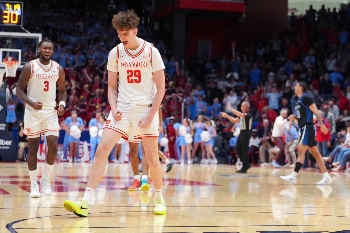 L'Etang's career-high 26 points helps Dayton to a 77-62 win over No. 23 Saint Louis | iNFOnews.ca