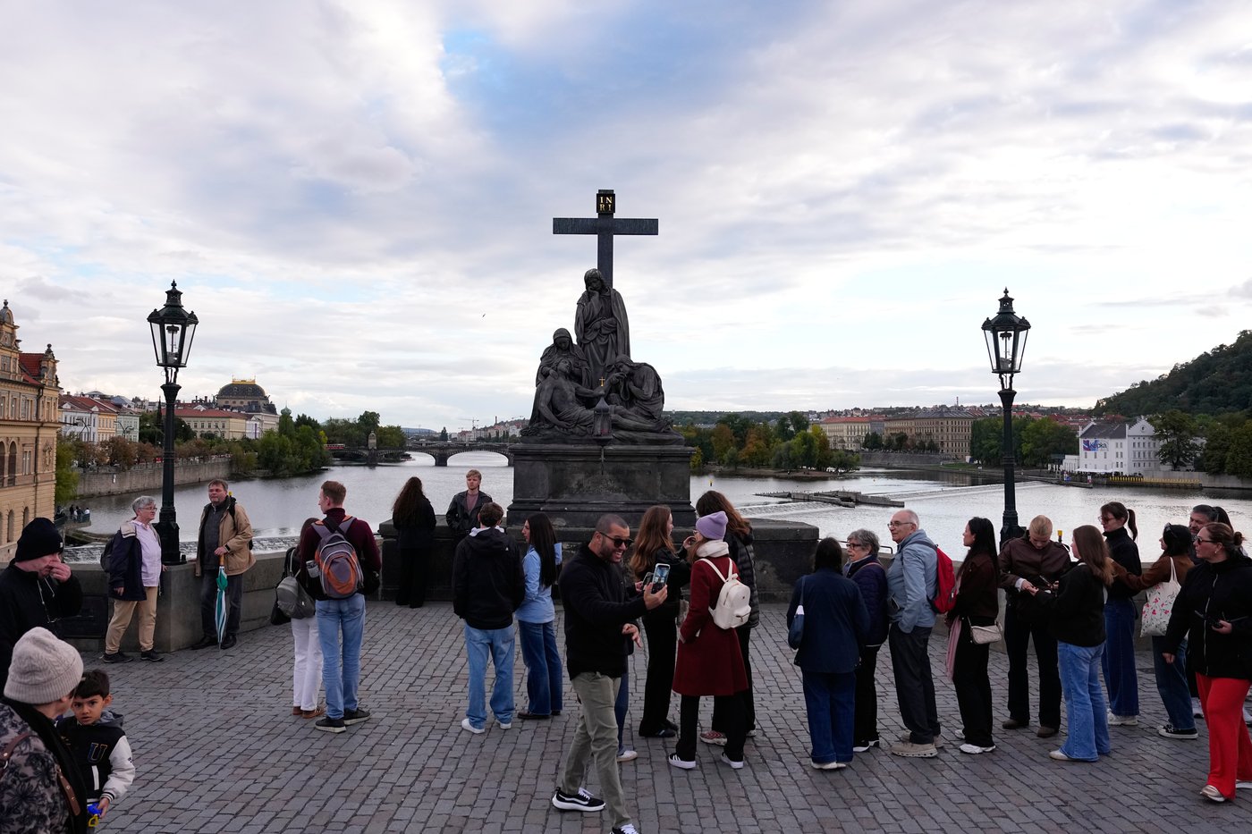 Depeche Mode fans flock to Prague’s Charles Bridge to recreate 1988 band photo | iNFOnews.ca Depeche Mode fans flock to Prague’s Charles Bridge to recreate 1988 band photo | iNFOnews.ca