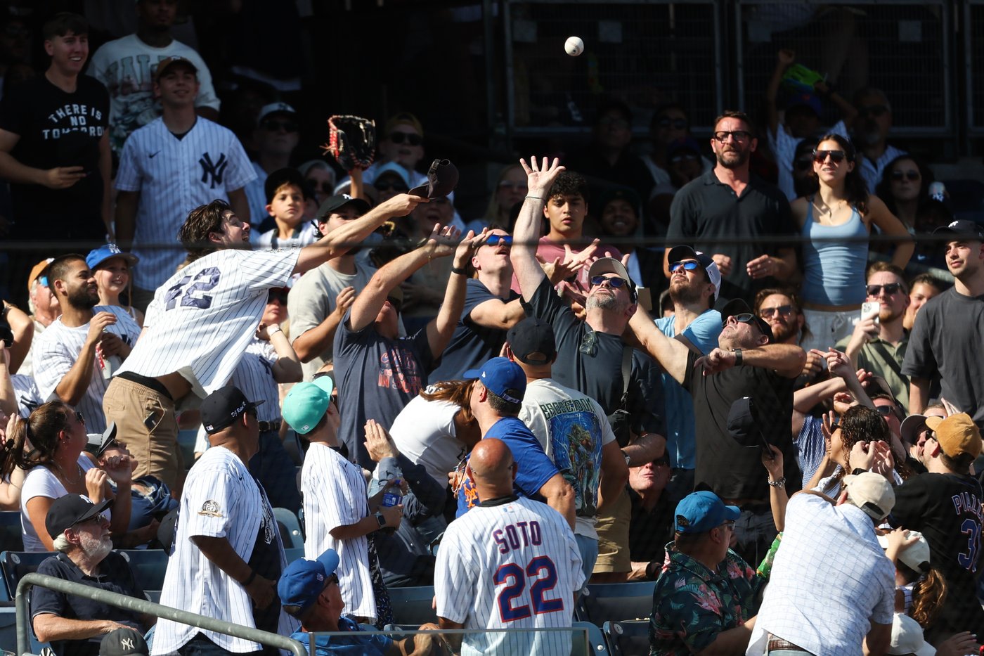 Francisco Lindor hits leadoff homer and grand slam as Mets pound Gerrit Cole and rout Yankees 12-2 | iNFOnews.ca