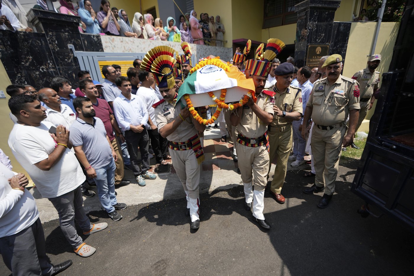 Unease lingers in Kashmir despite ceasefire between India and Pakistan | iNFOnews.ca