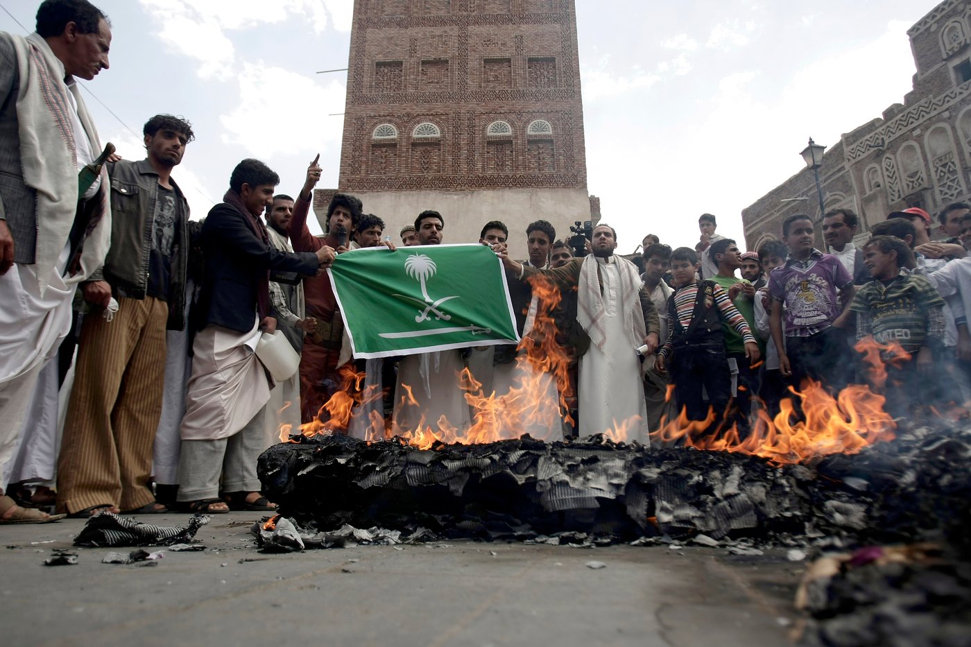 Yemen's Houthi rebels say Saudi-backed forces launched airstrikes, and other key Mideast news | iNFOnews.ca