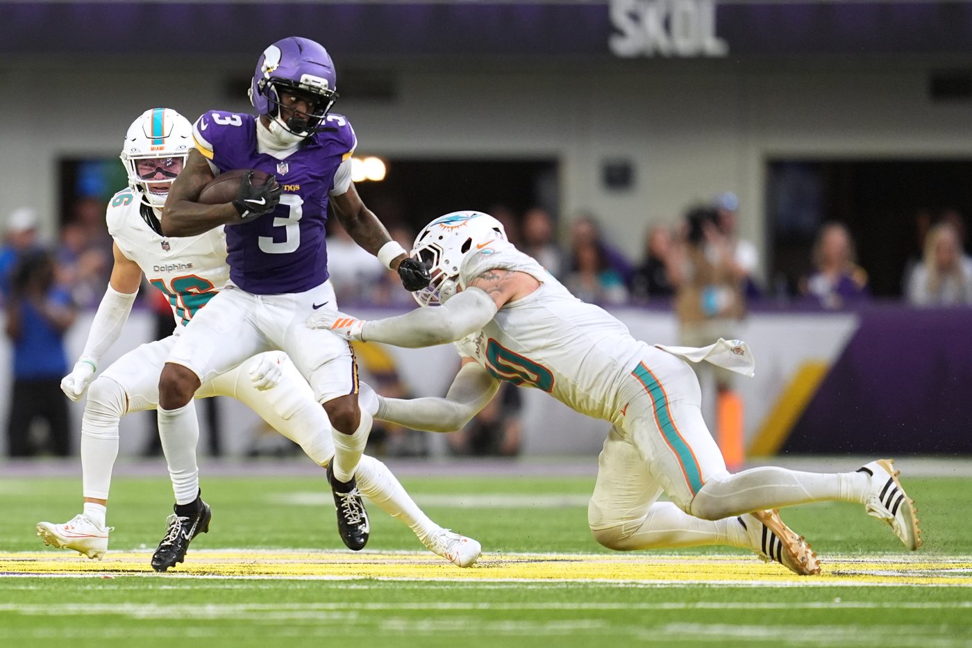 Vikings list wide receivers Justin Jefferson and Jordan Addison as questionable to play the Saints | iNFOnews.ca Vikings list wide receivers Justin Jefferson and Jordan Addison as questionable to play the Saints | iNFOnews.ca