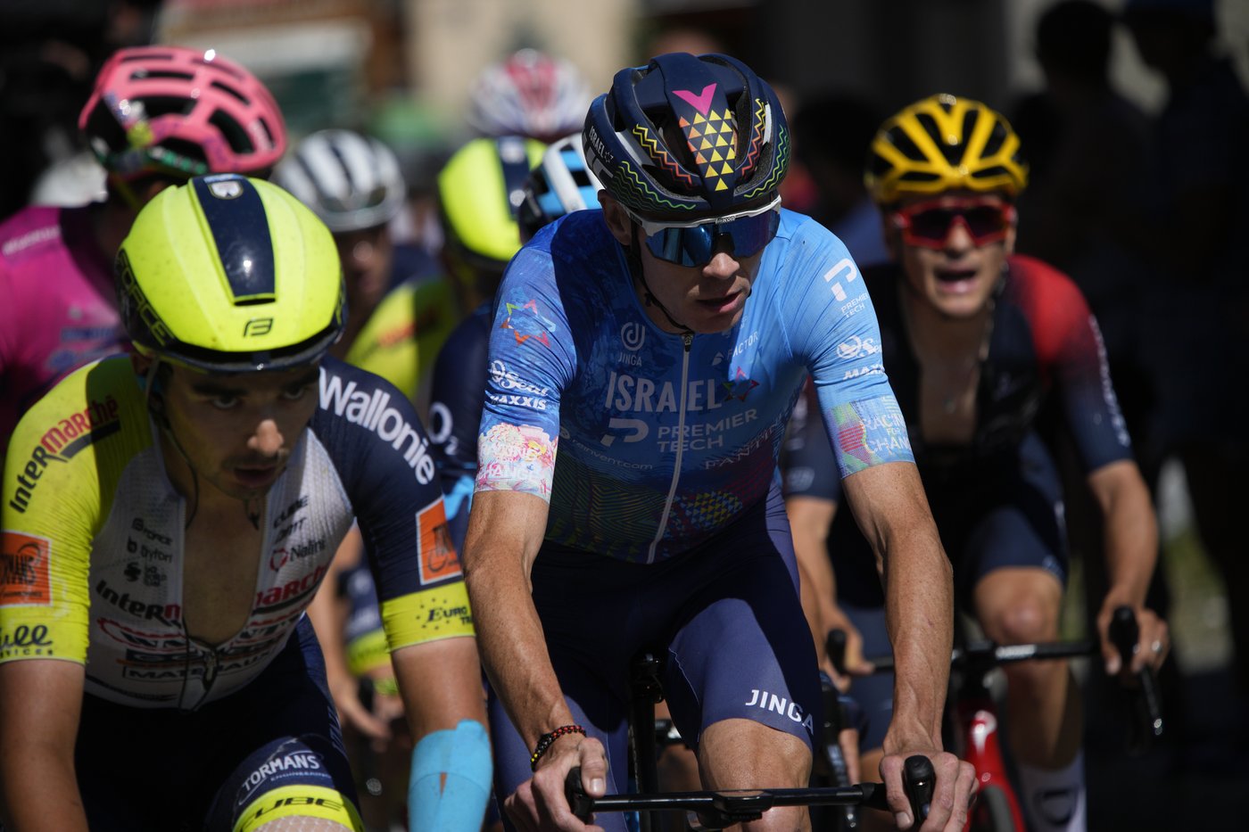Cyclist Chris Froome 'stable' but having surgery after training crash in France | iNFOnews.ca Cyclist Chris Froome 'stable' but having surgery after training crash in France | iNFOnews.ca