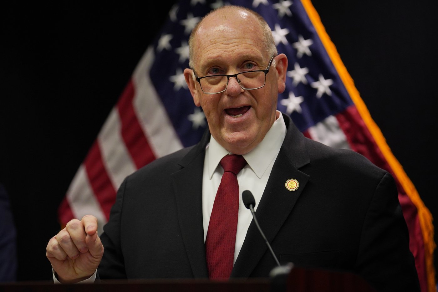 The Latest: 700 immigration officers will immediately leave Minnesota | iNFOnews.ca