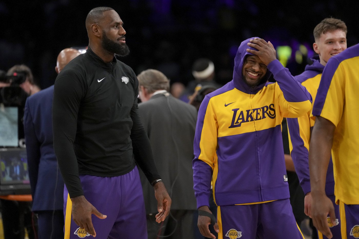 Anthony Davis scores 35 points, the Lakers rally in second half to beat the Suns 123-116 | iNFOnews.ca Anthony Davis scores 35 points, the Lakers rally in second half to beat the Suns 123-116 | iNFOnews.ca