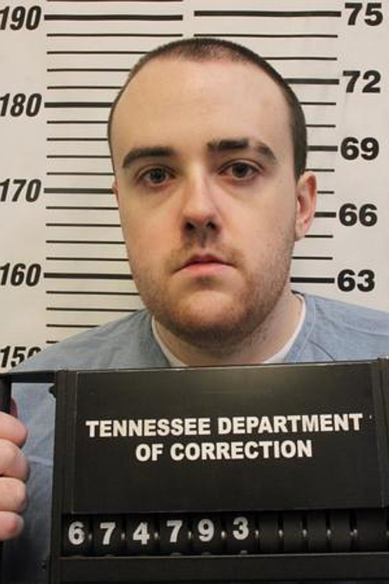 Man serving a life sentence for murder slips through a fence and escapes a Tennessee prison | iNFOnews.ca