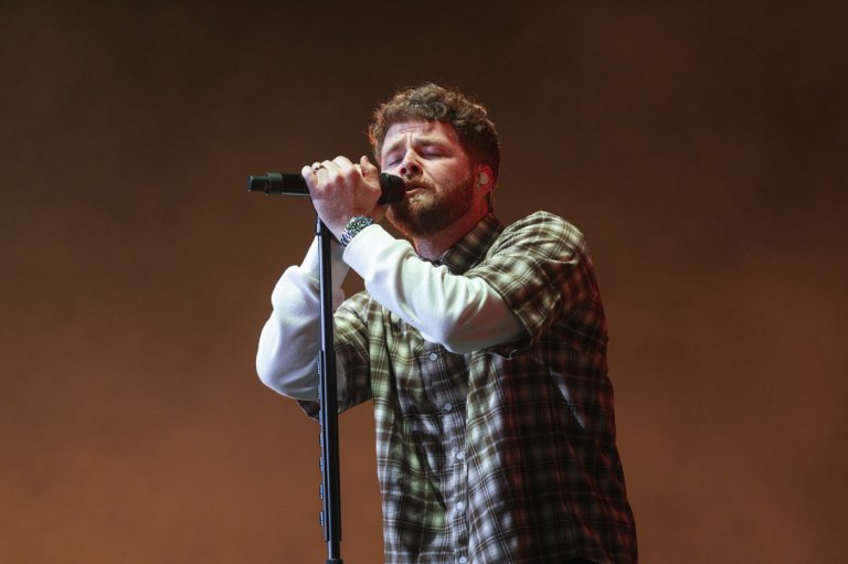 This year’s song of the summer is a ballad, not a banger. Here's what that says about us | iNFOnews.ca