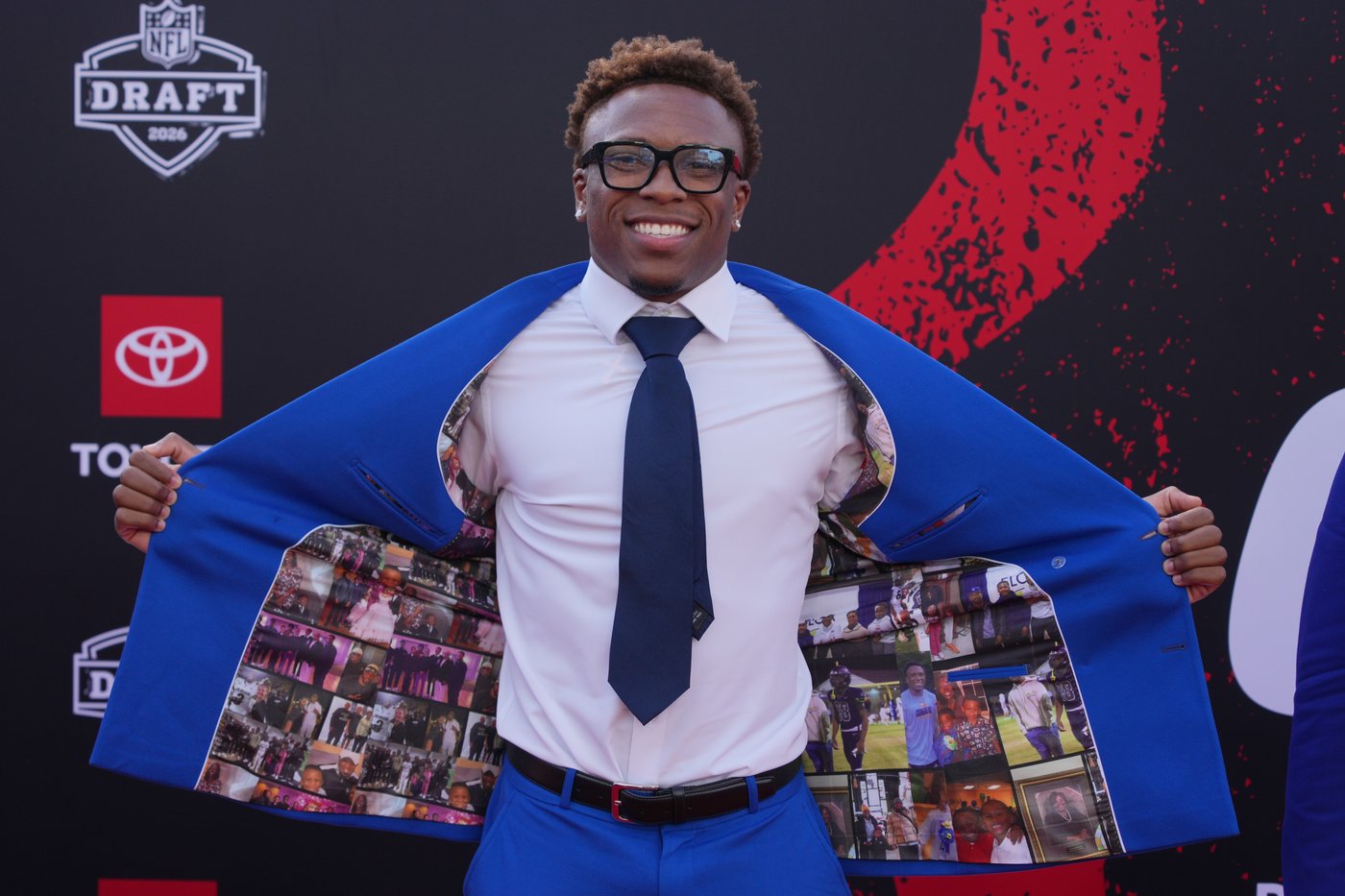 Inside the NFL draft suits: Family photos, sponsor art and a comic book reveal | iNFOnews.ca Inside the NFL draft suits: Family photos, sponsor art and a comic book reveal | iNFOnews.ca
