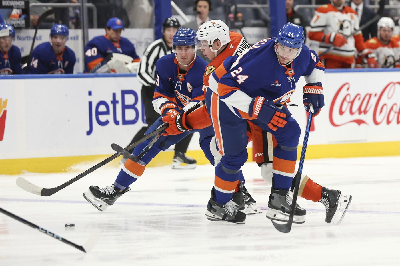 Carlsson, Terry score power-play goals and Dostal stops 41 as Ducks top Islanders 3-1 | iNFOnews.ca