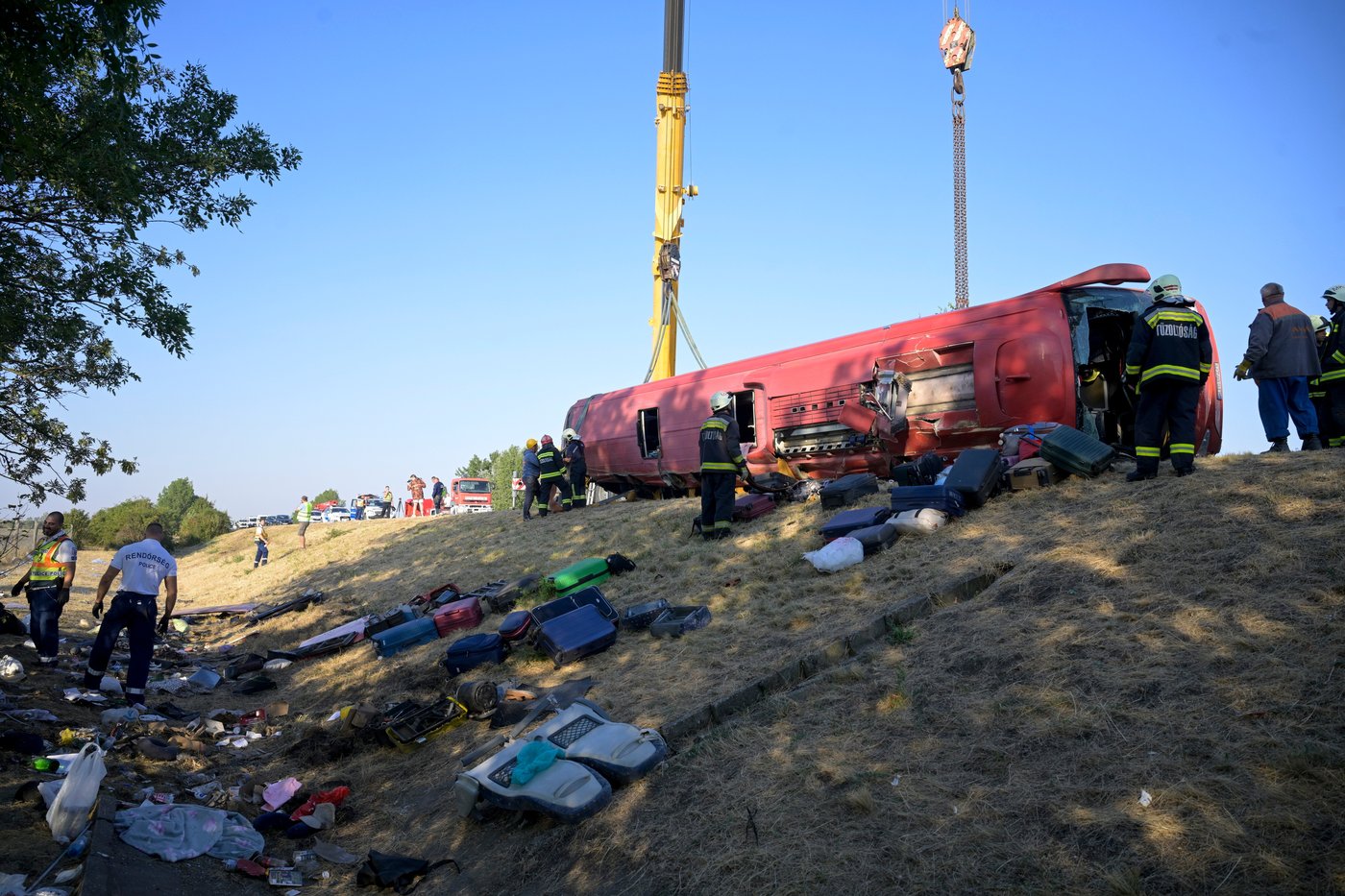 A bus crash in Hungary kills 12 people, injures at least 10 others | iNwheels
