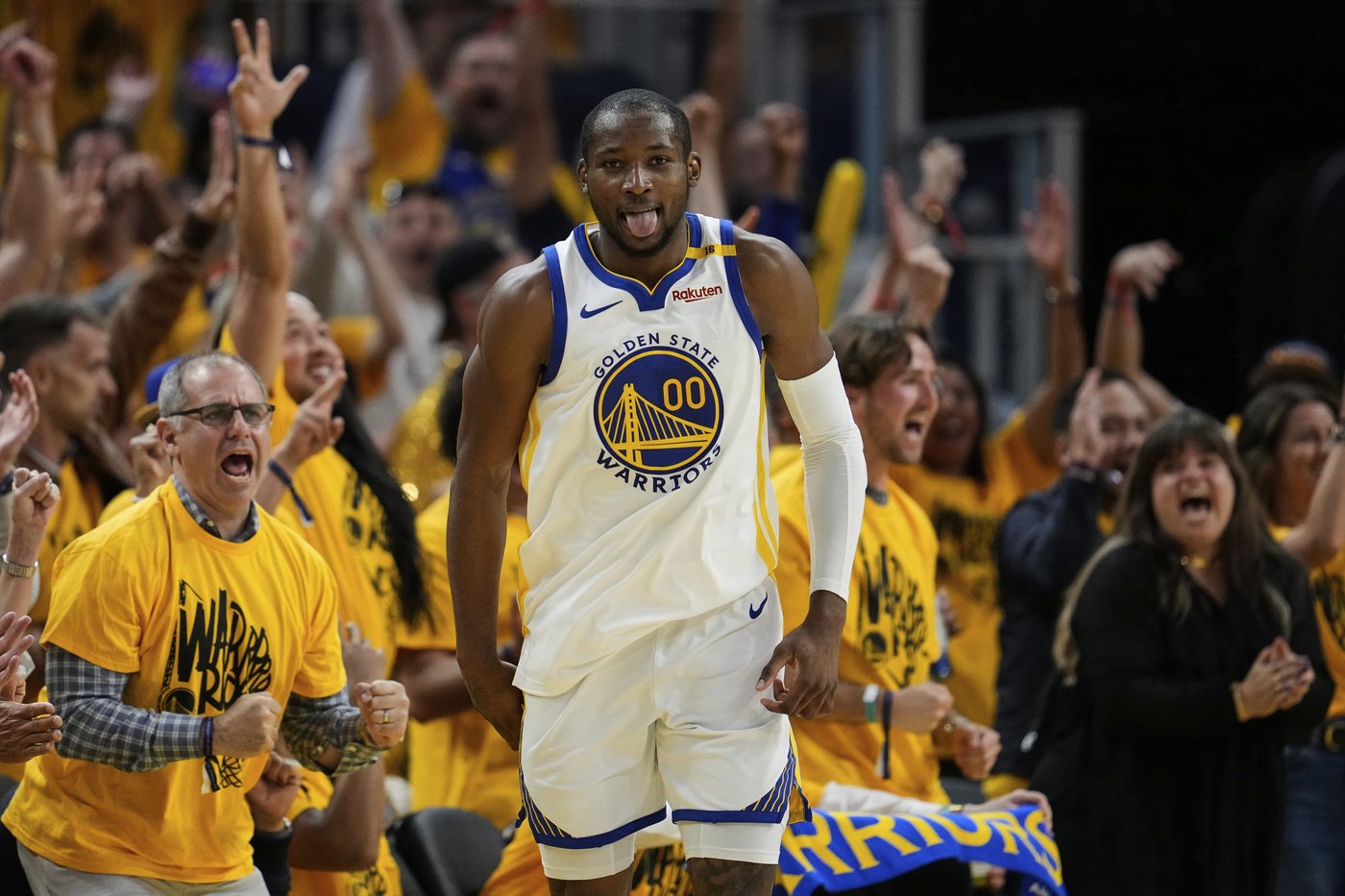 Warriors, Knicks will try to bounce back from home playoff losses with another chance in Game 4 | iNFOnews.ca