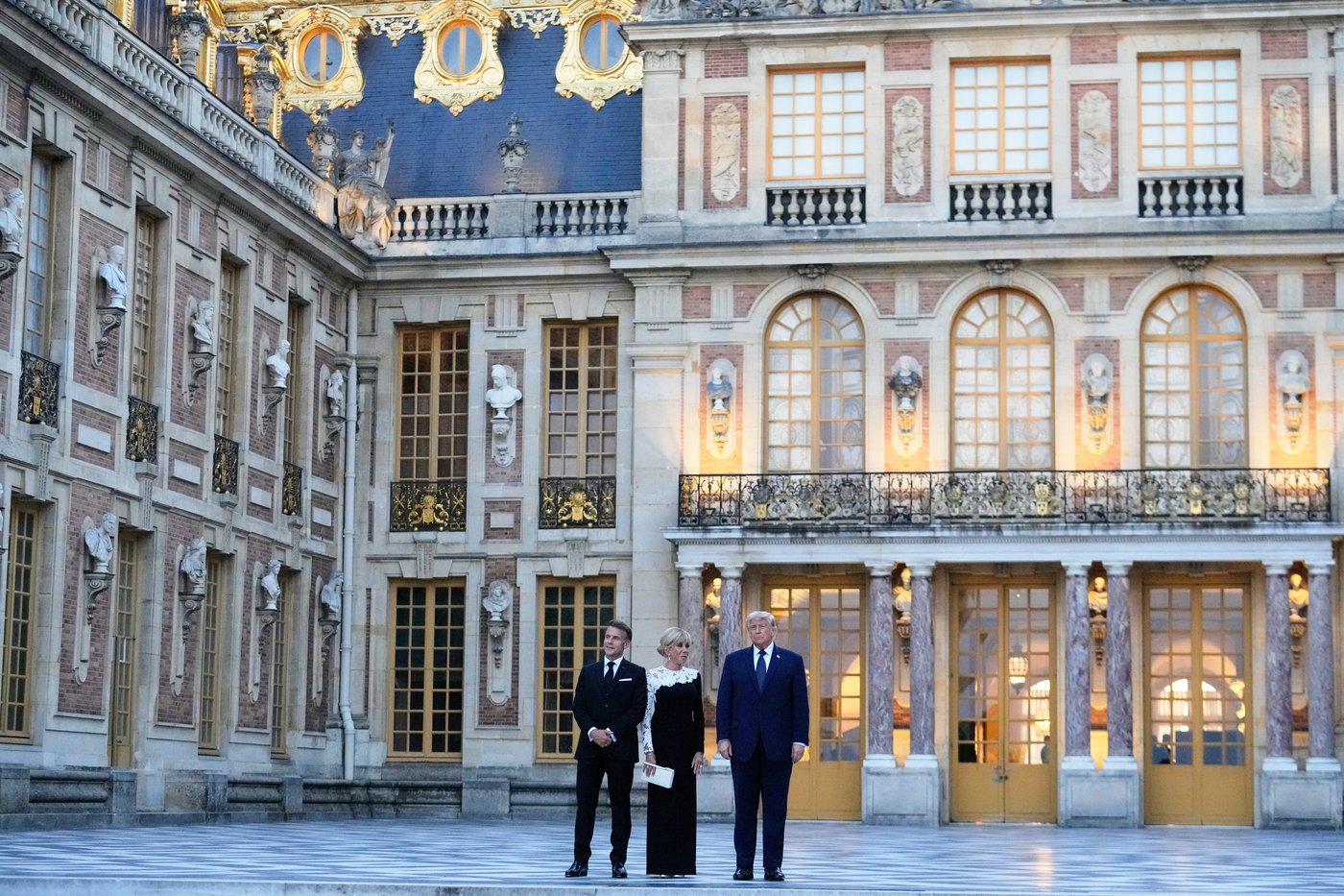 Macron deploys Versailles’ gold, mirrors and history in a high-stakes courtship of Trump | iNFOnews.ca