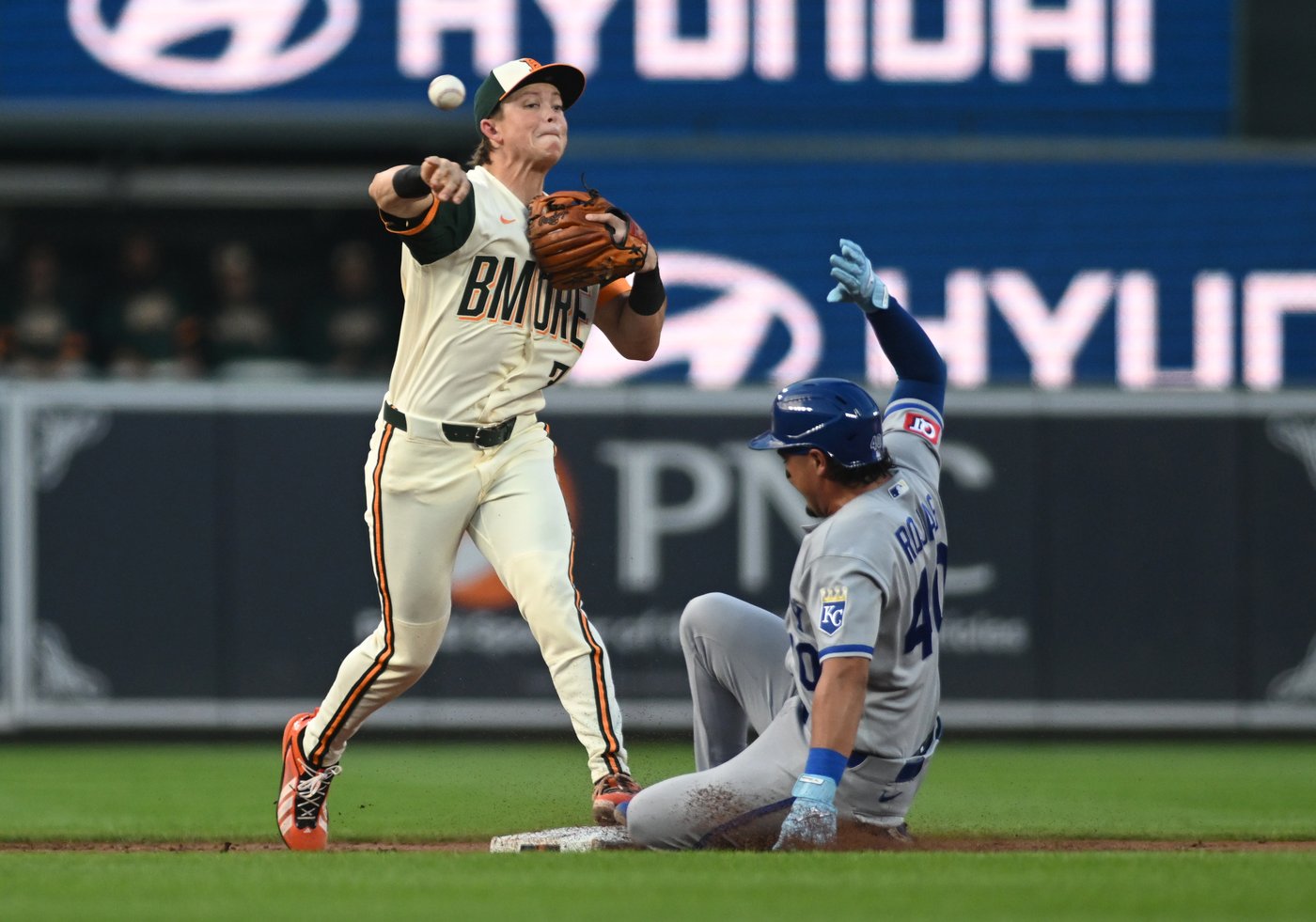 Samuel Basallo's 8th-inning homer lifts the Orioles to a 5-3 win over the Royals | iNFOnews.ca