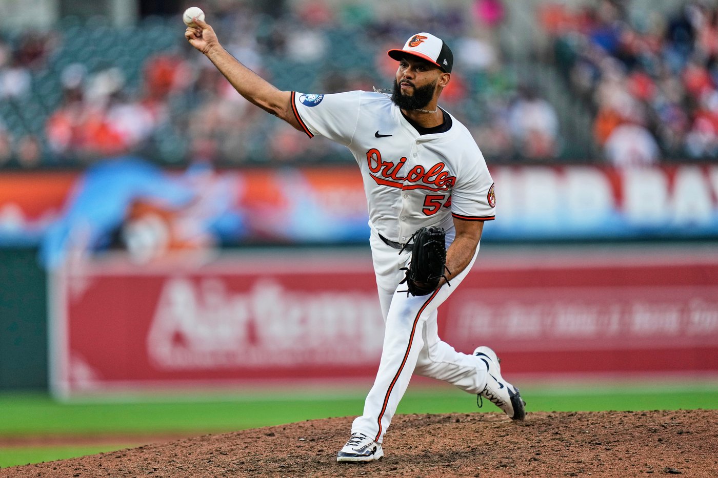 White Sox add right-hander Seranthony Domínguez to their bullpen, AP source says | iNFOnews.ca