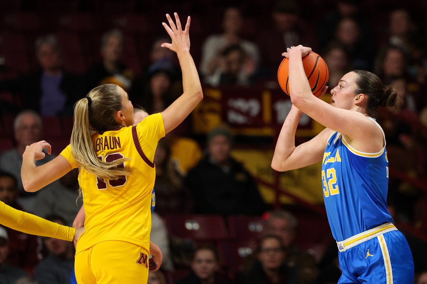 No. 3 UCLA beats Minnesota 76-58 for 10th straight win | iNFOnews.ca