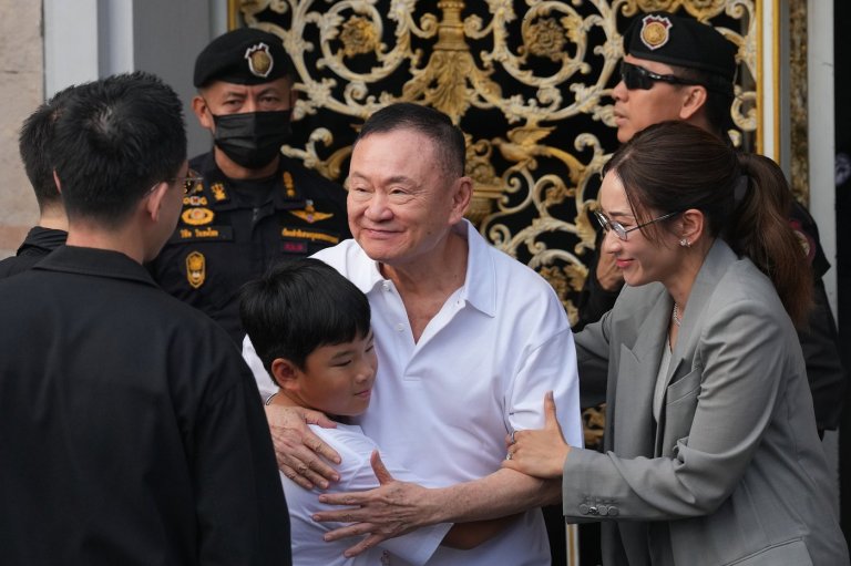 Former Thai prime minister Thaksin Shinawatra freed early from parole after receiving royal pardon | iNFOnews.ca